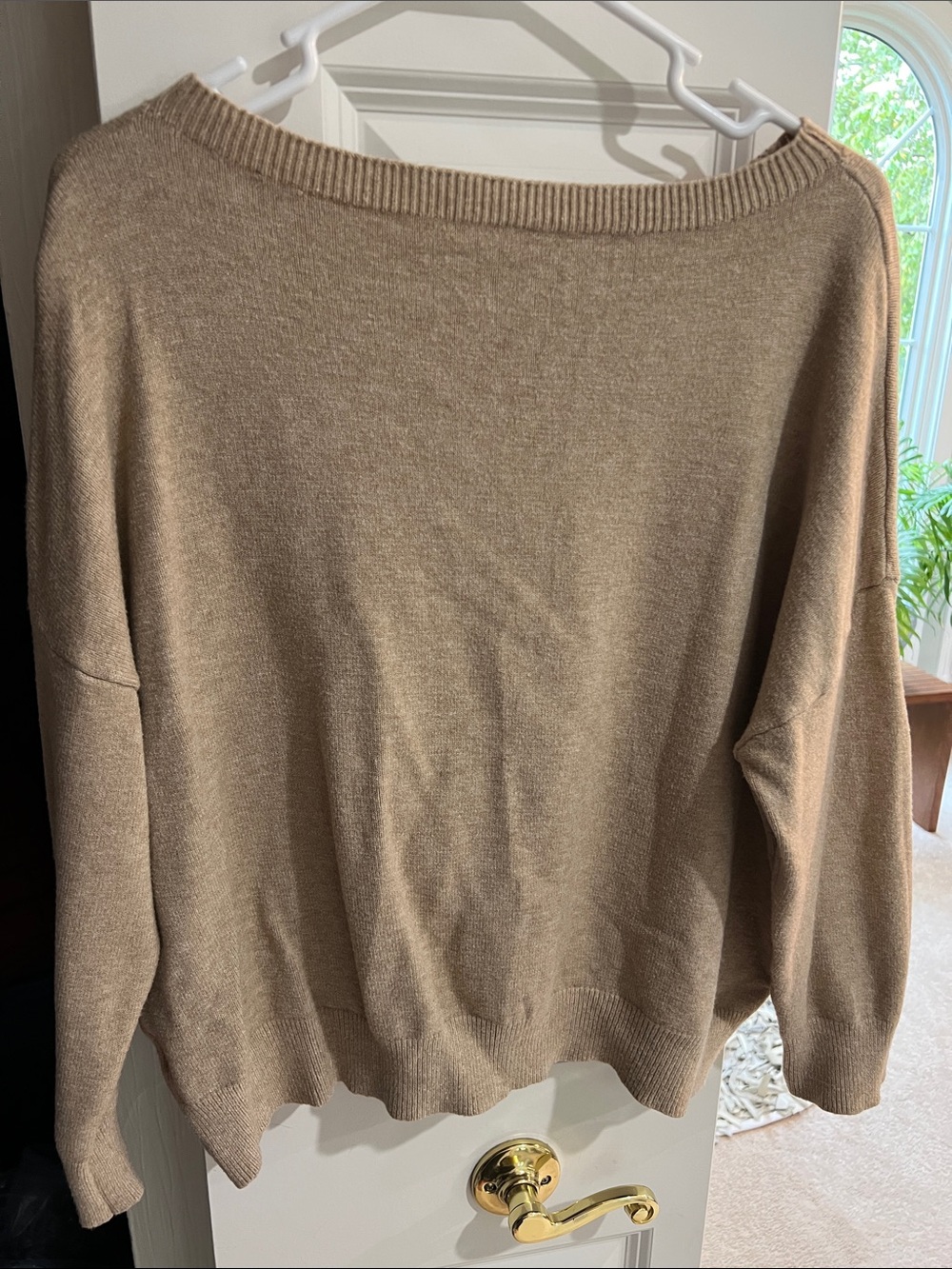 Women’s Relaxed Crewneck Sweater in Camel